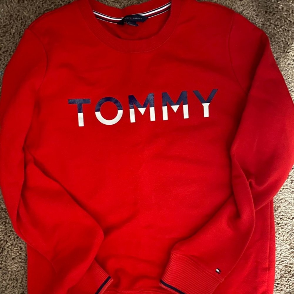 TOMMY HILFIGER Women's red pullover